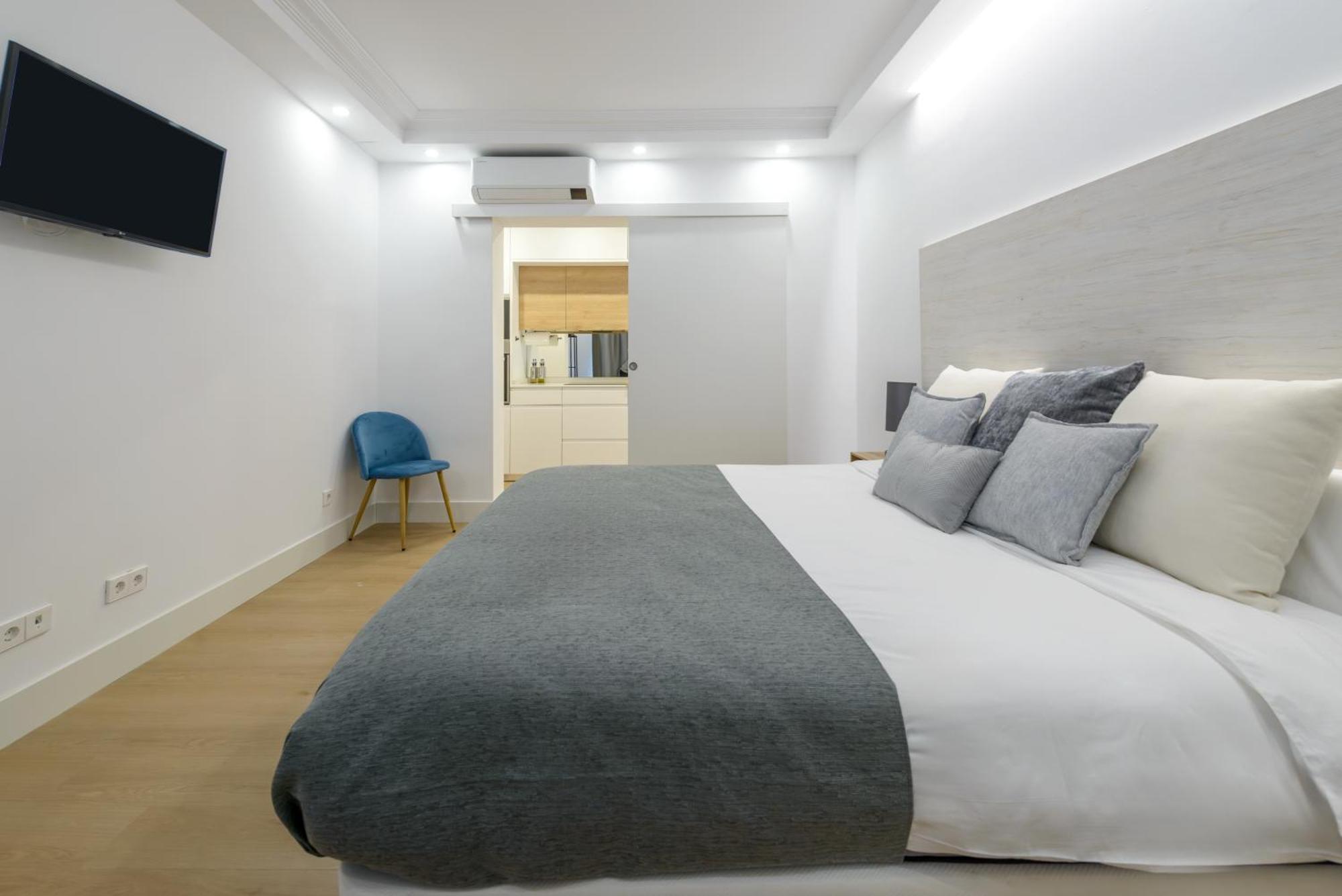 Gran Via New 2Br 1Bth Elevator Apartment มาดริด ภายนอก รูปภาพ