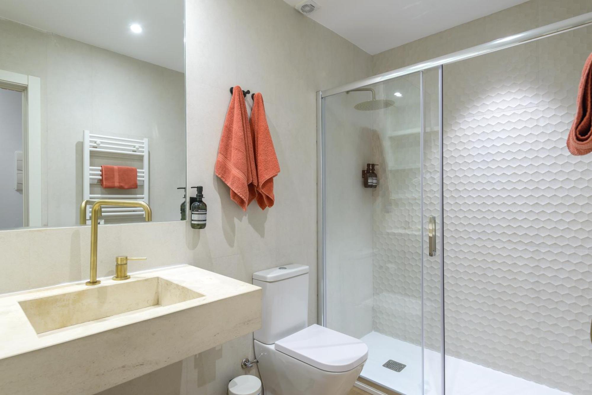 Gran Via New 2Br 1Bth Elevator Apartment มาดริด ภายนอก รูปภาพ