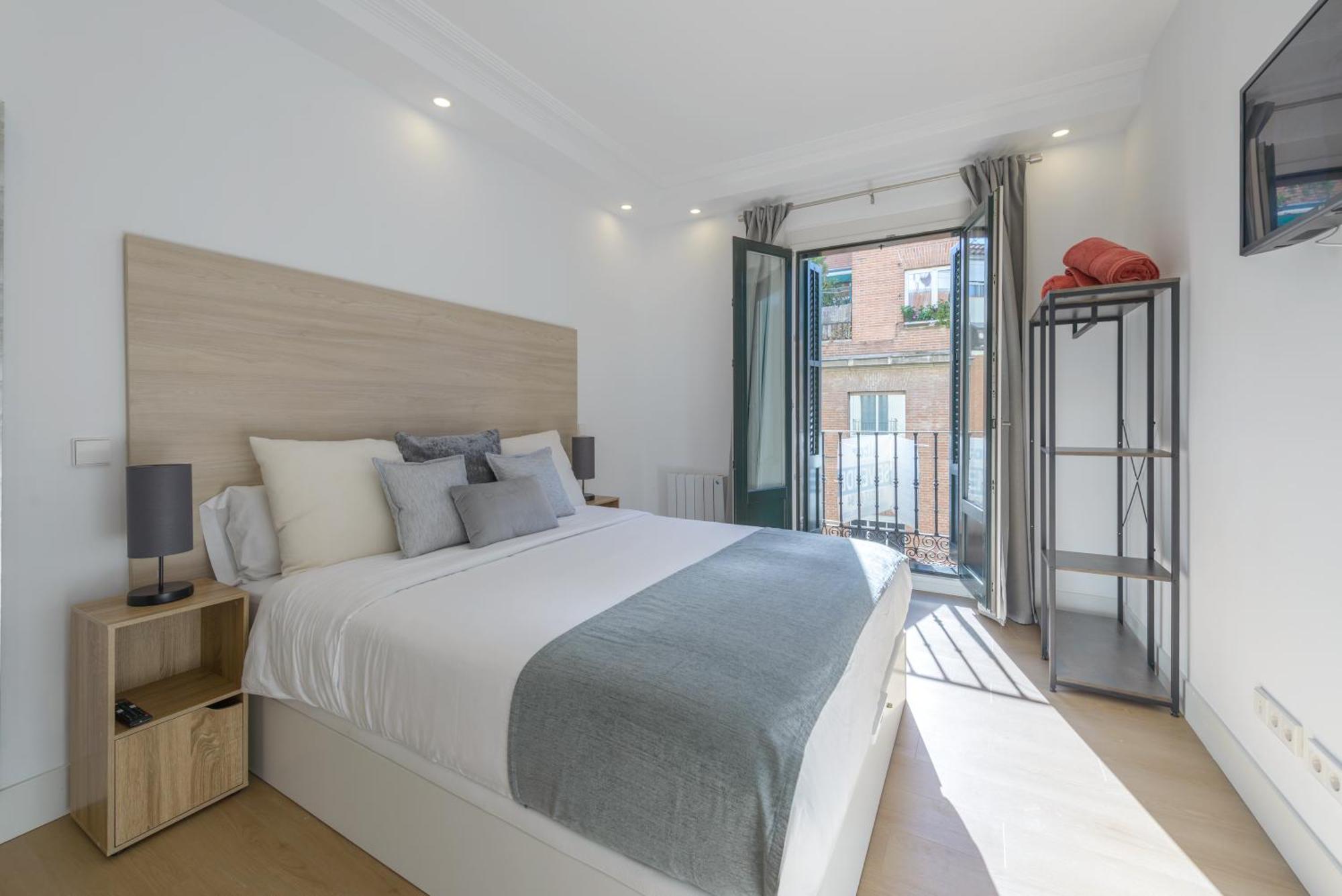 Gran Via New 2Br 1Bth Elevator Apartment มาดริด ภายนอก รูปภาพ