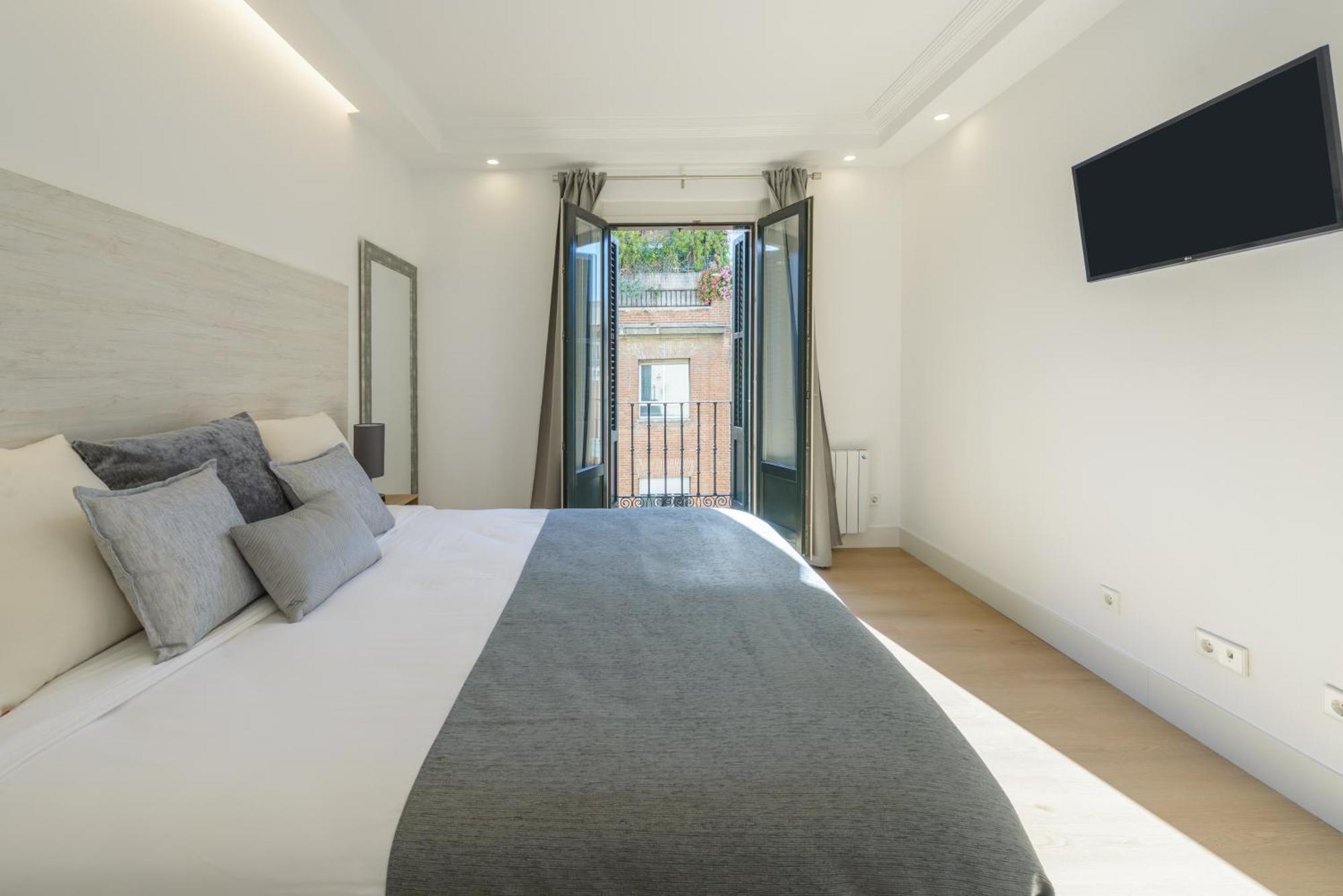 Gran Via New 2Br 1Bth Elevator Apartment มาดริด ภายนอก รูปภาพ