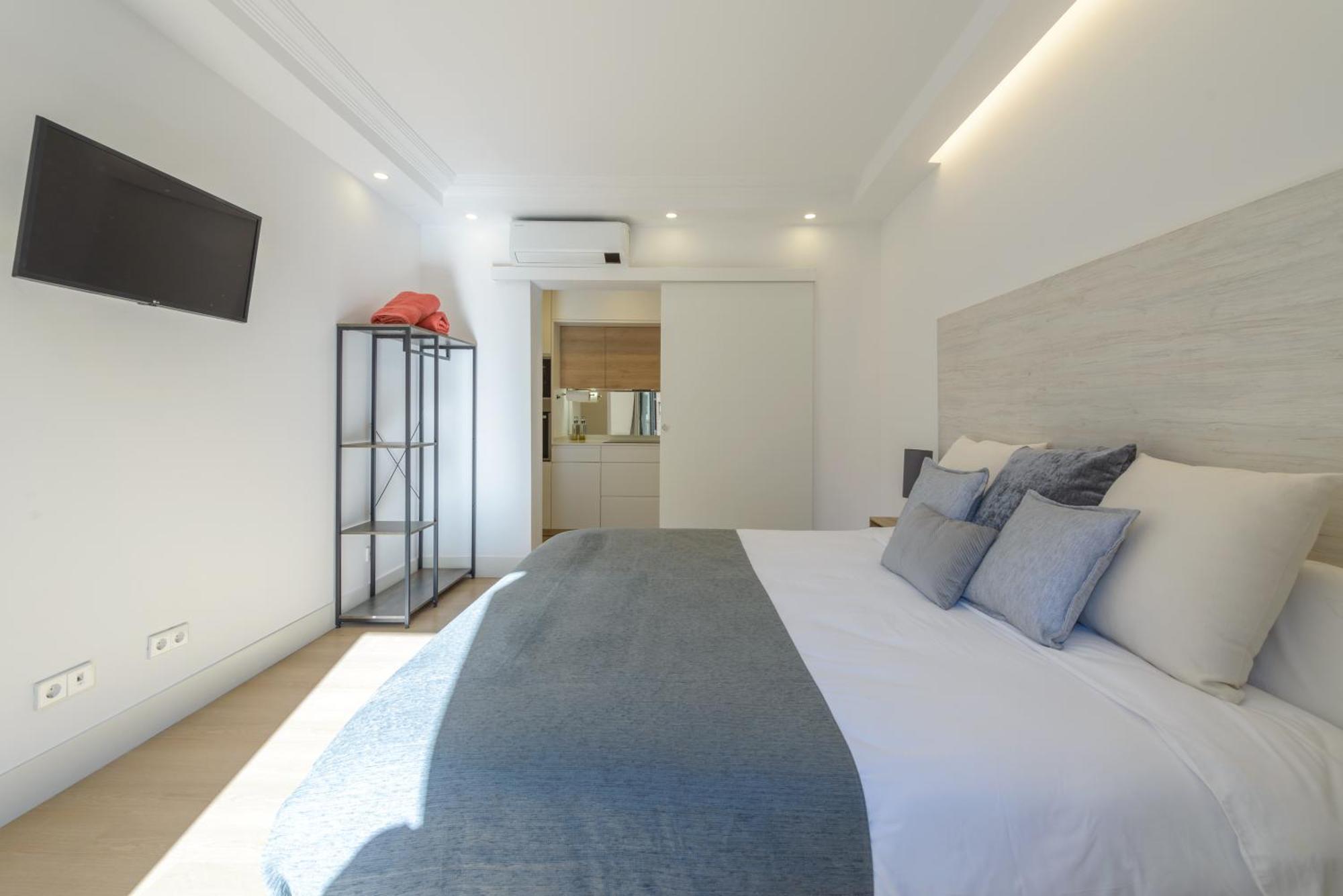 Gran Via New 2Br 1Bth Elevator Apartment มาดริด ภายนอก รูปภาพ