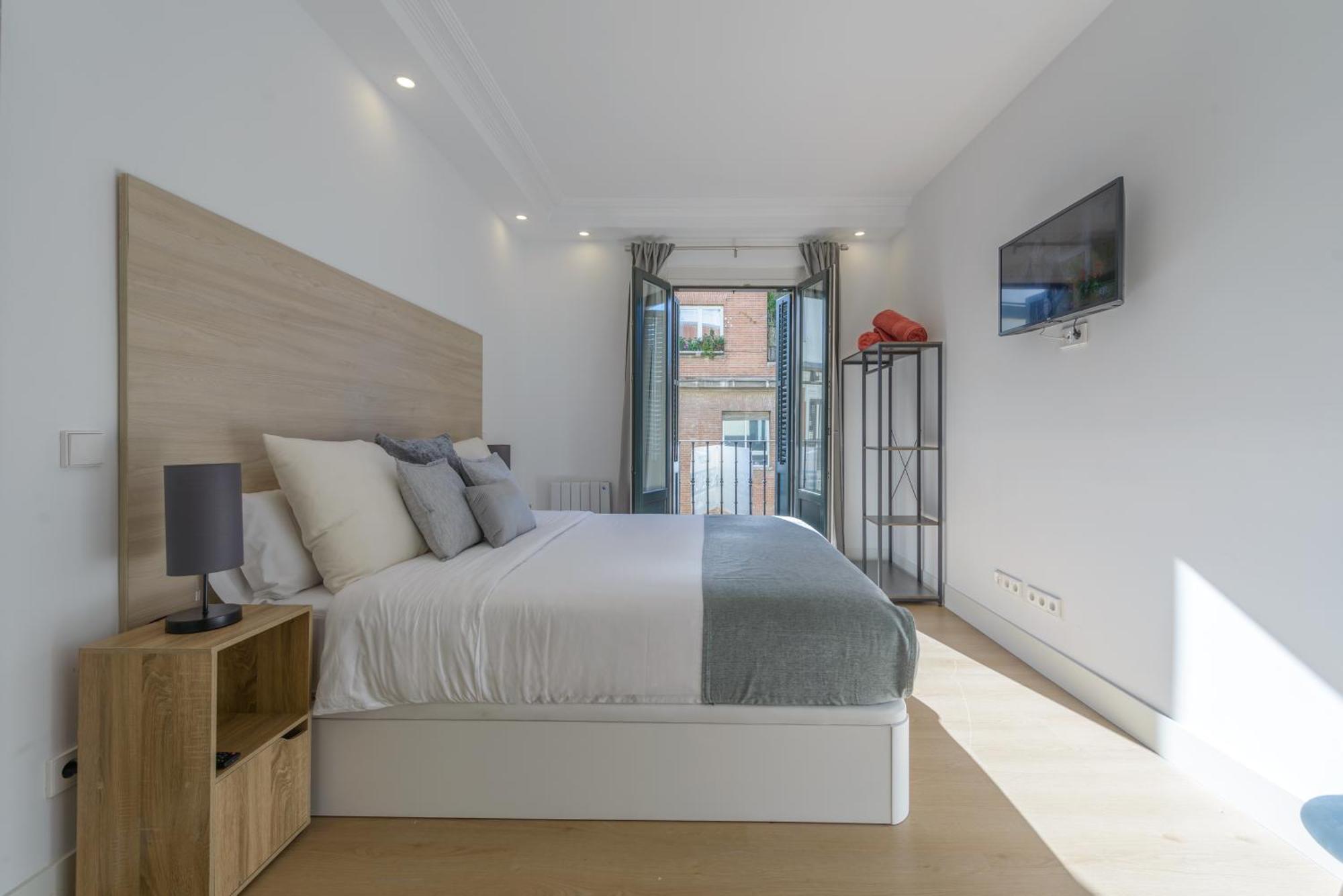 Gran Via New 2Br 1Bth Elevator Apartment มาดริด ภายนอก รูปภาพ