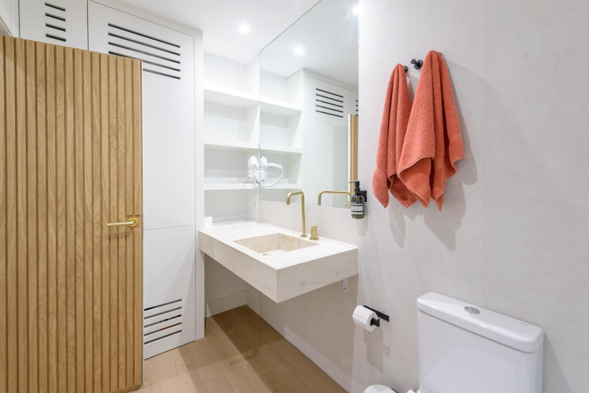 Gran Via New 2Br 1Bth Elevator Apartment มาดริด ภายนอก รูปภาพ