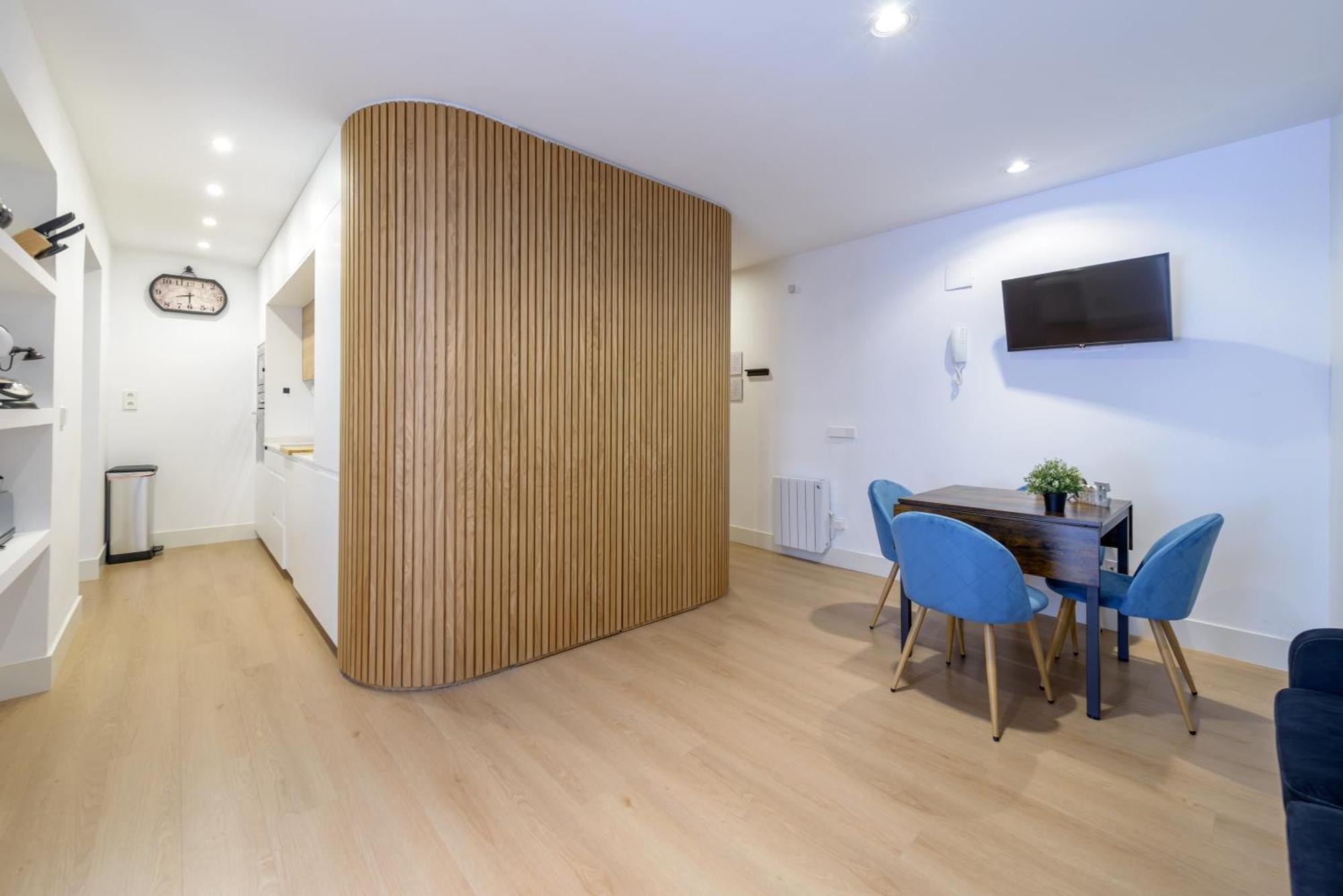 Gran Via New 2Br 1Bth Elevator Apartment มาดริด ภายนอก รูปภาพ