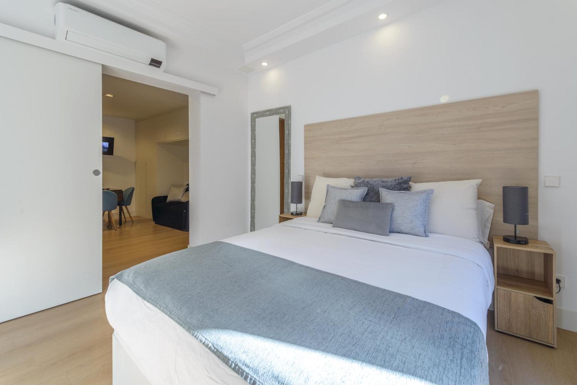 Gran Via New 2Br 1Bth Elevator Apartment มาดริด ภายนอก รูปภาพ